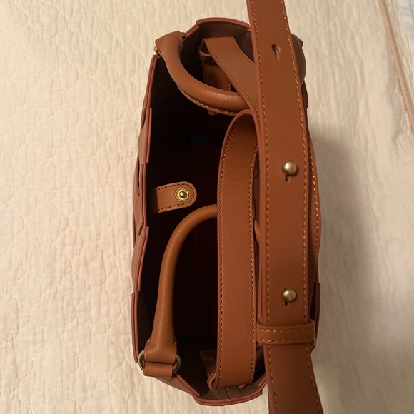 Chic Brown Woven Shoulder Bag - Picture 4 of 6